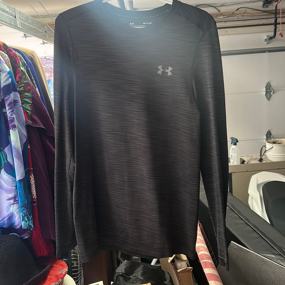 Black Under Armor Long Sleeve Shirt, 10/10, No Flaws